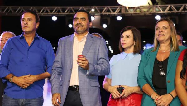 Governador Wanderlei Barbosa inaugura Natal de Luzes e prestigia apresentações culturais no Palácio Araguaia