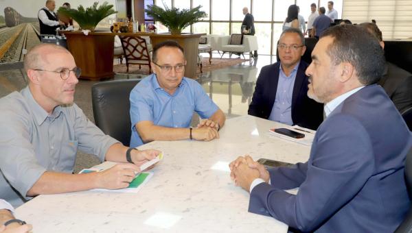 Governador Wanderlei Barbosa recebe diretoria da Energisa, que anuncia investimentos de R$ 605,8 mi no Tocantins