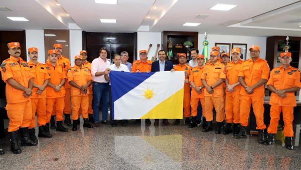 Governador Wanderlei Barbosa recebe equipe do Corpo de Bombeiros do Tocantins e enaltece atuação dos profissionais em força-tarefa na Ponte JK
