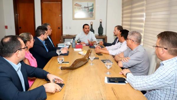 Governador Wanderlei Barbosa reúne secretários para alinhamento e planejamento da gestão 