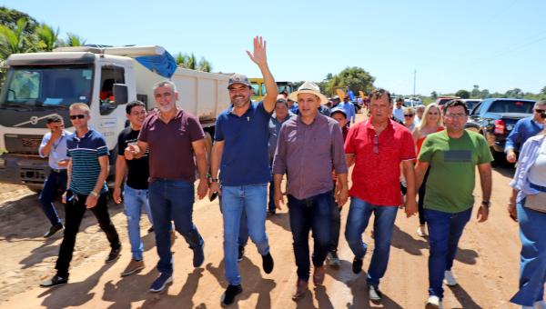 Governador Wanderlei Barbosa visita obra avaliada em R$ 16 milhões que liga Esperantina ao estado do Pará