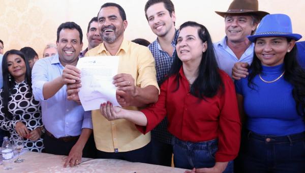 Governo do Tocantins assina ordem de serviço para reforma de unidade escolar e dá posse à nova diretora Regional de Colinas