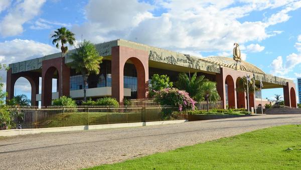 Governo do Tocantins decreta medidas para valorização e reestruturação de carreiras dos servidores