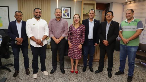 Governo do Tocantins discute criação de delegacia especializada no combate a crimes raciais no estado