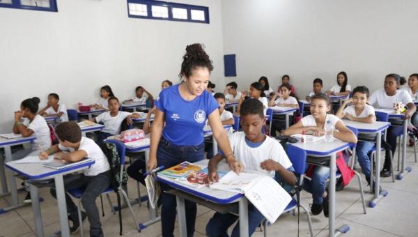 Governo do Tocantins divulga resultado da Avaliação do Saeto 2024 com participação de 17,6 mil estudantes do 2º ano do ensino fundamental das escolas municipais