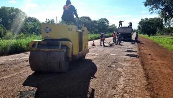Governo do Tocantins realiza manutenção em trecho da TO-050 entre Porto Nacional e Silvanópolis