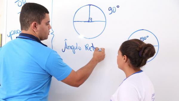 Governo do Tocantins regulamenta aumento para professores com valor superior ao piso nacional