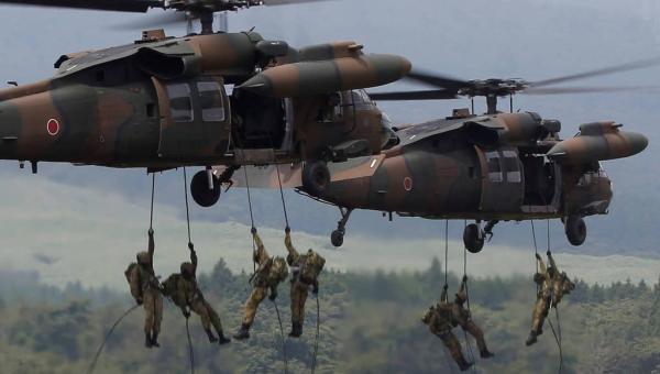 Helicóptero do Japão com 10 militares desaparece em região frequentada por navios chineses
