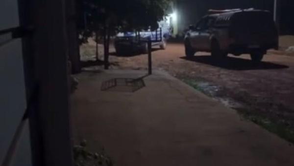 Homem ameaça dono de bar que não quis vender fiado, atira contra PMs e morre durante abordagem, diz polícia