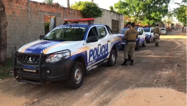 Homem de 19 anos é encontrado morto com faca cravada nas costas no quintal de casa em Araguaína 