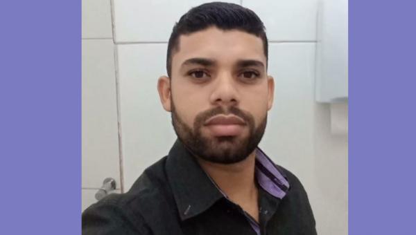 Homem de 29 anos morre após veículo colidir na traseira de caminhão estacionado