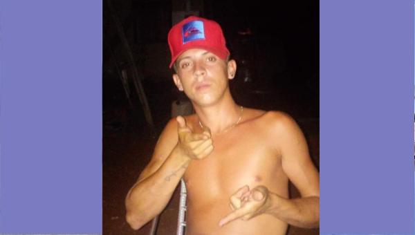 Homem é encontrado morto com perfuração no pescoço 