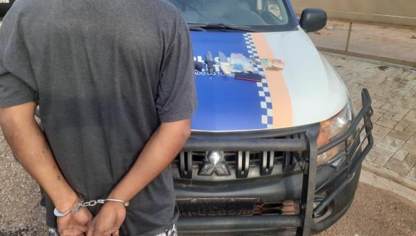 Homem é preso, em Guaraí, por tráfico com arma de fogo e drogas 