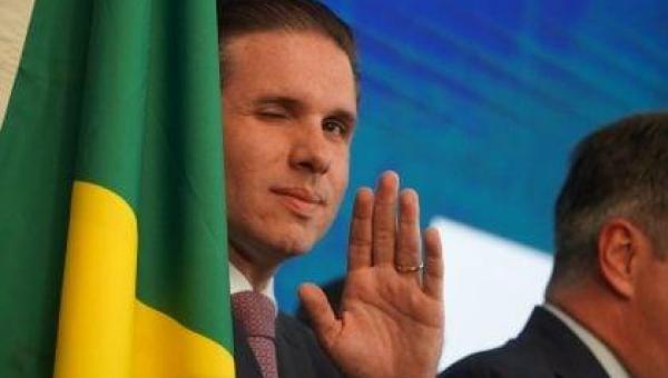 Hugo Motta recorre contra decisão do STF para evitar troca de parlamentares este ano 