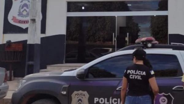 Idoso estupra mulher com problemas mentais e para impedir prisão se joga no chão da delegacia