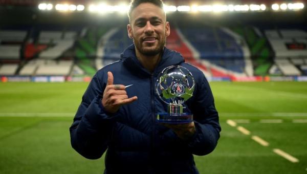 “Isso aqui é Paris, meu amigo”: Neymar celebra vaga e não pensa em deixar o PSG