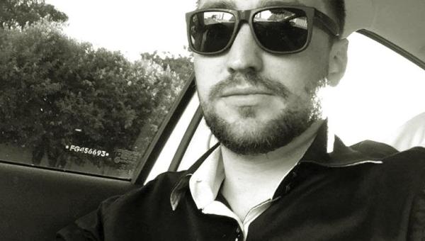Jovem Médico de 32 anos morre na véspera do casamento ao sofrer descarga elétrica 