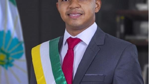 Justiça Eleitoral cassa mandatos do prefeito e vice de Formoso do Araguaia por uso de caixa dois nas eleições