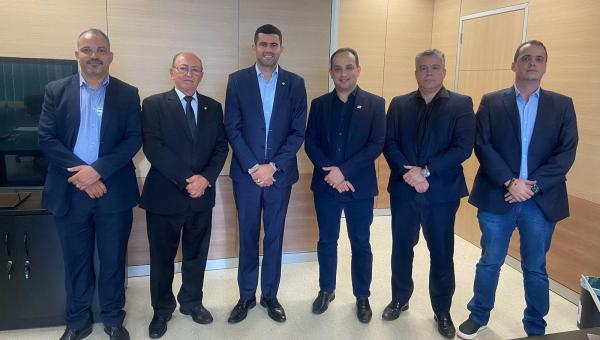 Lázaro Botelho solicita apoio do Governo Federal para levar água às comunidades rurais do Tocantins