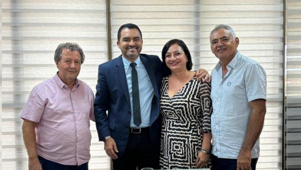 Lourdes Alagoano, ex-primeira dama de Nova Olinda, lança pré-candidatura à prefeitura com apoio de figuras políticas influentes