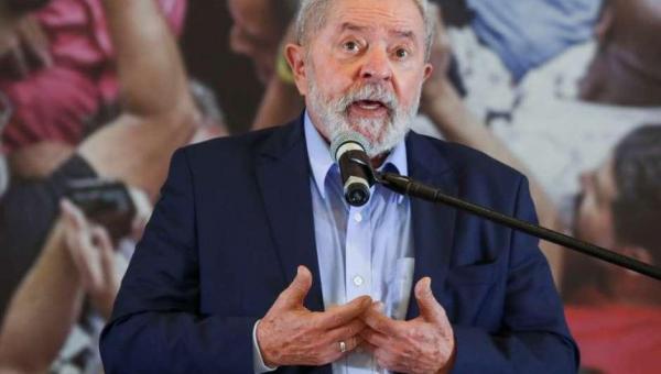 Lula e Ciro adotam estética de campanha em 1º de Maio