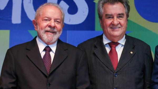 Lula recebe Célio Moura e pede campanha com amor no Tocantins