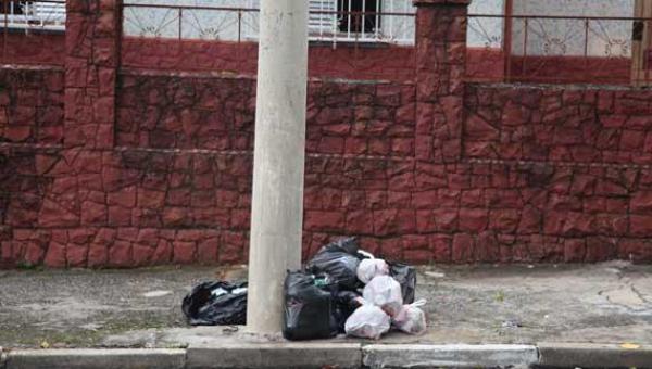 Mãe poderá cumprir pena de até três anos por jogar filha recém nascida no lixo