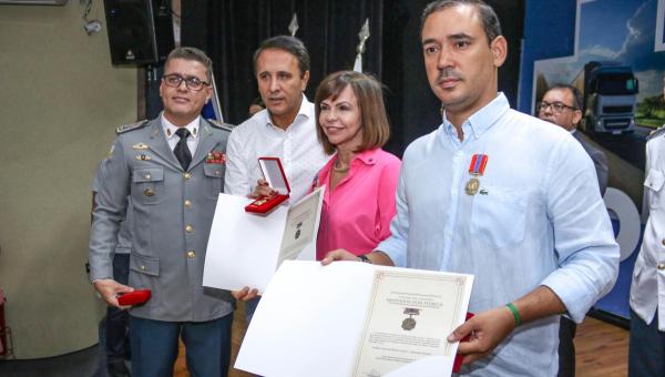 Medalhas Defesa Civil e Dom Pedro II são entregues a homenageados pelo CBMTO