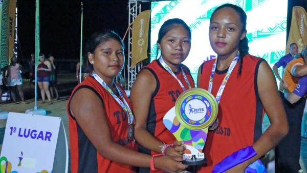 Melhores atletas indígenas em dez modalidades são premiados em cerimônia do II Jeits 