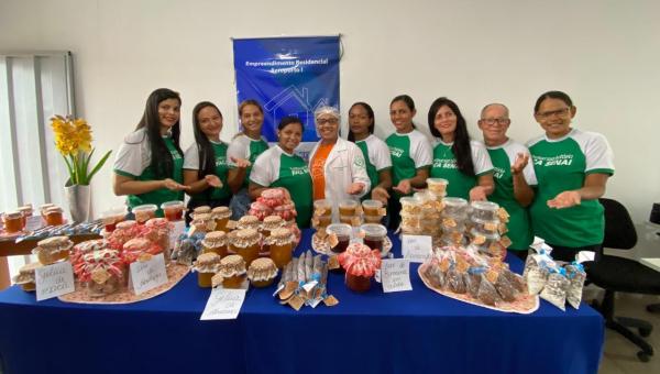Moradores de Colinas do Tocantins são beneficiados com cursos de doces e compotas 
