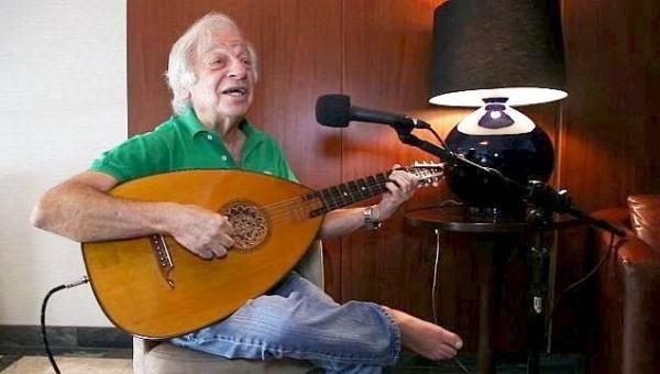 Morre, aos 84 anos de idade, o cantor e compositor Juca Chaves