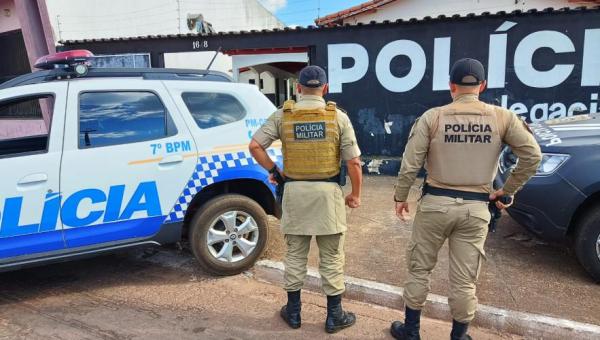 Mulher esfaqueia uma pessoa e se entrega à Polícia Militar em Guaraí 