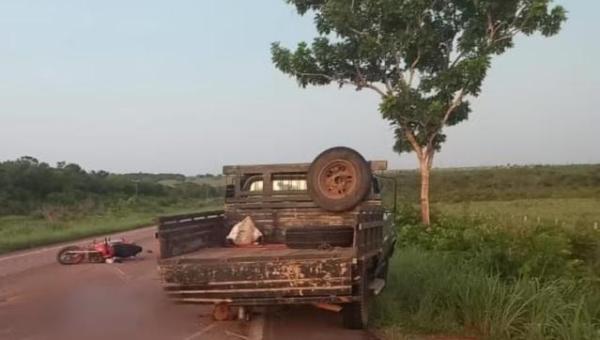 Mulher morre após bater em caminhonete deixada em rodovia sem sinalização