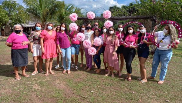 Mulheres de Presidente Kennedy participam de ação especial do Outubro Rosa 
