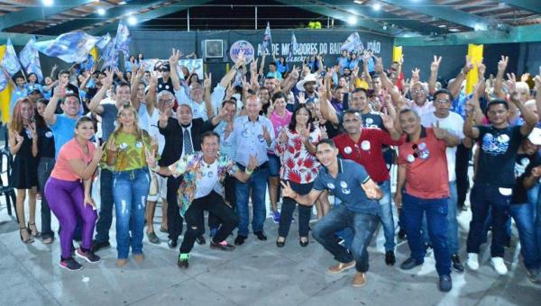 Desportistas se reúnem para manifestar apoio à reeleição de Valderez e Lázaro Botelho