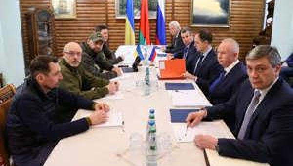Negociação entre Rússia e Ucrânia segue sem avanço; Kremlin fala em ocupar cidades