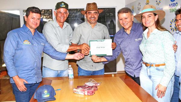 No 4º dia da Agrotins 25 anos, Wanderlei Barbosa oficializa adesão de Palmas a selo estadual que autoriza venda de produtos de origem animal em todo o Tocantins