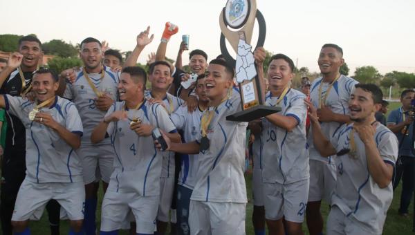 No Estádio Municipal de Praia Norte, Governo do Tocantins premia os campeões do Copão do Bico