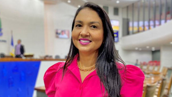 No Outubro Rosa, deputada Vanda lembra direito a folga anual para realização do preventivo