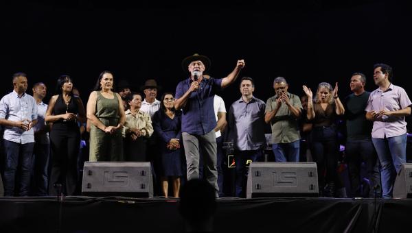 Nos 37 anos de Sampaio e Buriti do Tocantins, Amélio Cayres celebra conquistas e reforça apoio aos municípios

