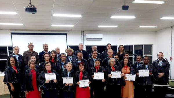 Novos membros da diretoria da Academia de Letras de Araguaína são empossados em sessão solene