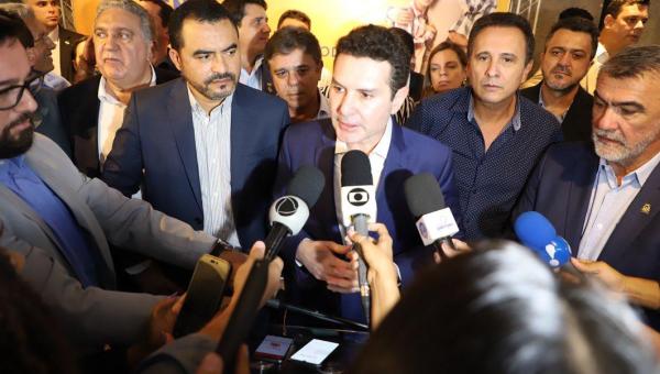 O Deputado Federal Carlos Gaguim acompanha o relançamento do Programa Minha Casa Minha Vida no Tocantins