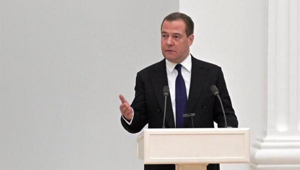 O ex-presidente russo Medvedev diz que o Ocidente está a aproximar-se de uma guerra mundial