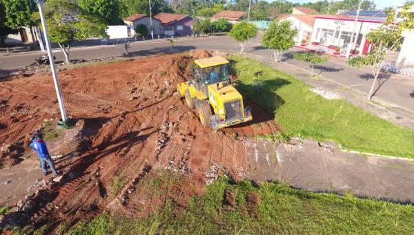 Obras de revitalização da Praça São Pedro são iniciadas em Ananás