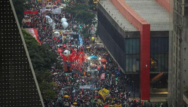 Oposição discute ampliar atos contra Bolsonaro e impulsionar ‘superpedido’ de impeachment