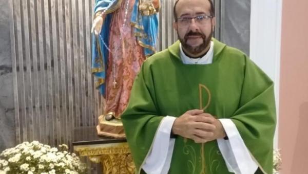 Padre suspeito de dopar e estuprar jovem é preso em Goiás