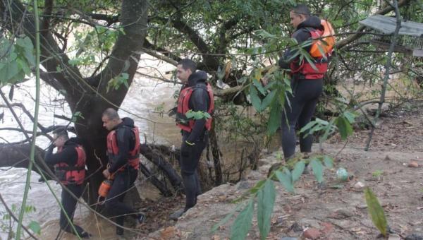 Pai joga filha dentro de rio, em Ponte Nova, e pula em seguida; os dois estão desaparecidos
