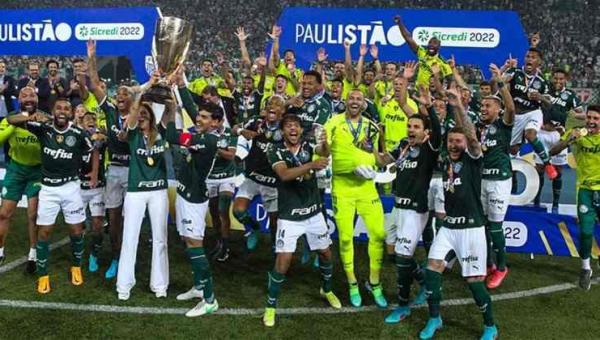 Palmeiras goleia São Paulo e é campeão! 