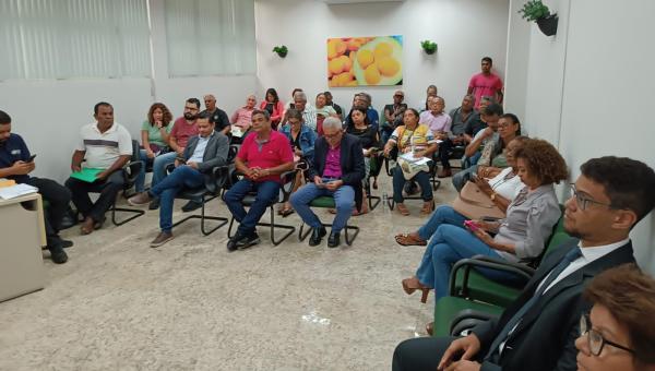 Pescadores, entidades ligadas a pesca e órgãos de representatividade discutem assuntos da área em Palmas