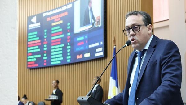 PL do deputado Dr. Danilo Alencar vira lei e garante registro sobre fator de alto risco na gravidez